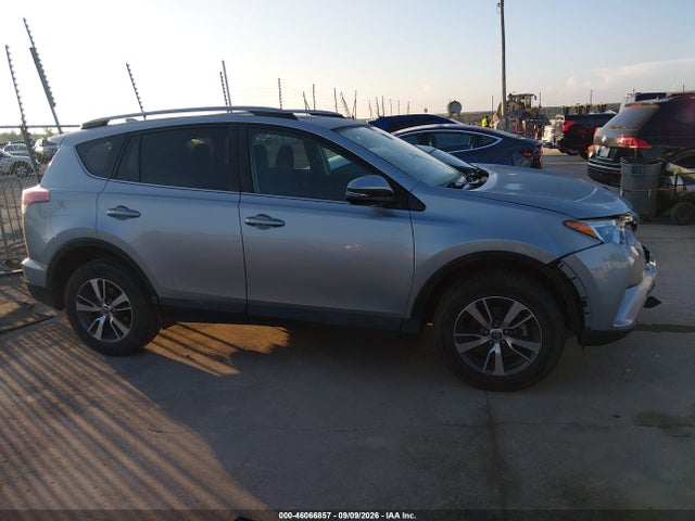 46066857 :رقم المزاد ، 2T3WFREV4HW342138 vin ، 2017 Toyota Rav4 Xle مزاد بيع