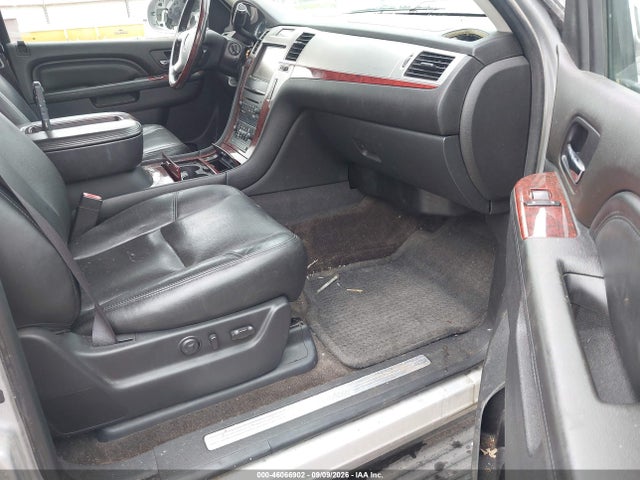 2014 Cadillac Escalade Luxury მანქანა იყიდება აუქციონზე, vin: 1GYS4BEF1ER209699, აუქციონის ნომერი: 46066902