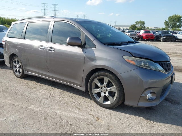 2015 Toyota Sienna Se 8 Passenger მანქანა იყიდება აუქციონზე, vin: 5TDXK3DC1FS527579, აუქციონის ნომერი: 46066932