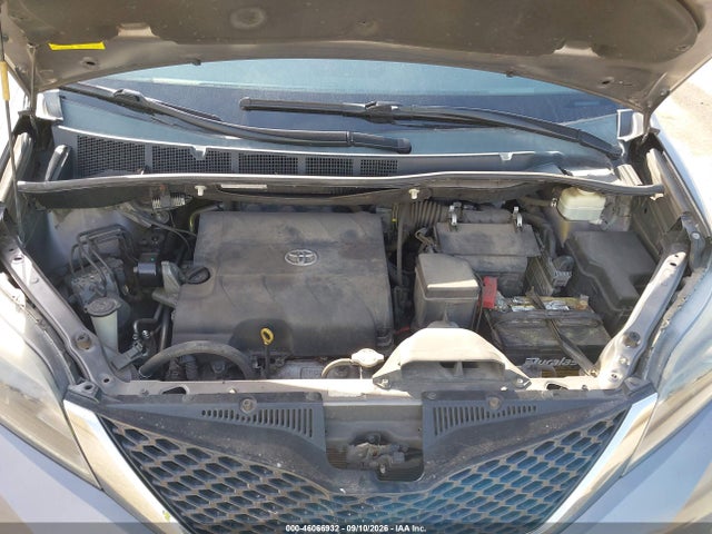 Aukcja sprzedaży 2015 Toyota Sienna Se 8 Passenger, vin: 5TDXK3DC1FS527579, numer aukcji: 46066932