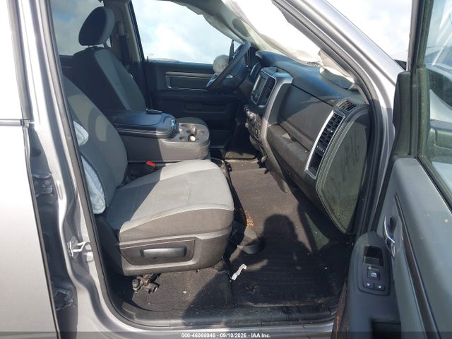 46066946 :رقم المزاد ، 1C6RR7LTXPS575420 vin ، 2023 Ram 1500 Classic Slt مزاد بيع