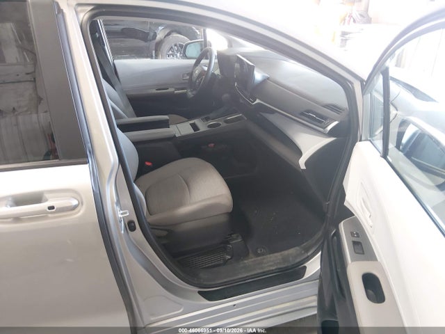 46066951 :رقم المزاد ، 5TDKSKFC9SS187061 vin ، 2025 Toyota Sienna Le مزاد بيع