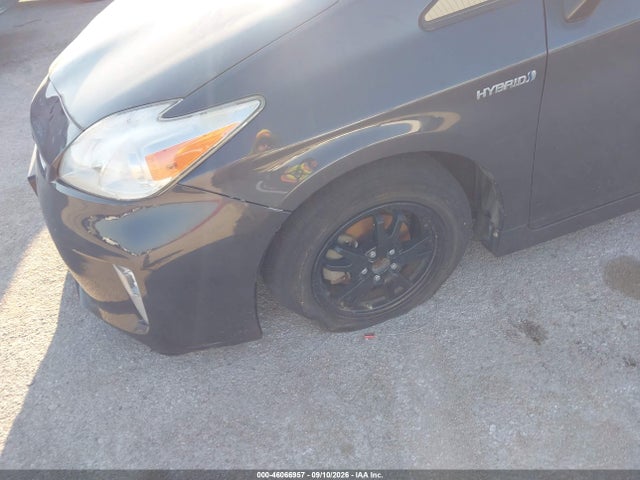 46066957 :رقم المزاد ، JTDKN3DU2D5572477 vin ، 2013 Toyota Prius Three مزاد بيع