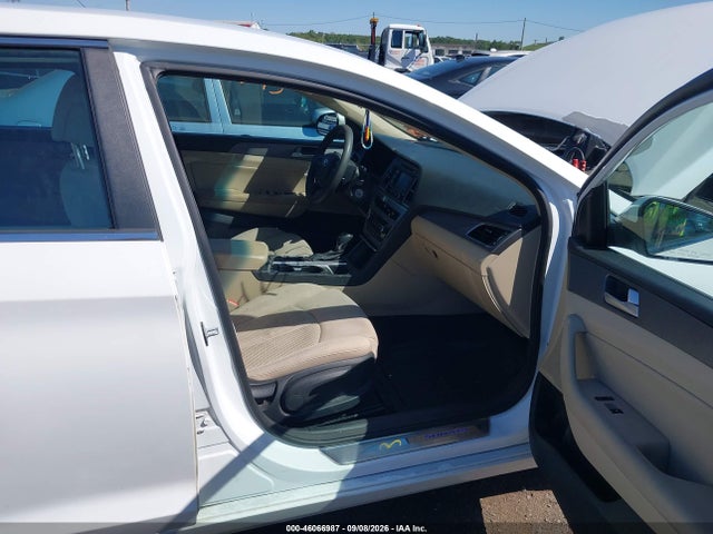 2015 Hyundai Sonata Se მანქანა იყიდება აუქციონზე, vin: 5NPE24AF4FH230310, აუქციონის ნომერი: 46066987