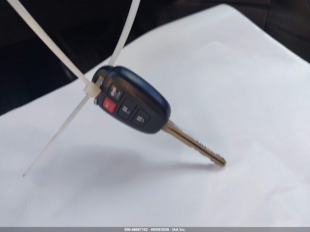 46067102 :رقم المزاد ، 2T1BURHE2GC559597 vin ، 2016 Toyota Corolla Le مزاد بيع