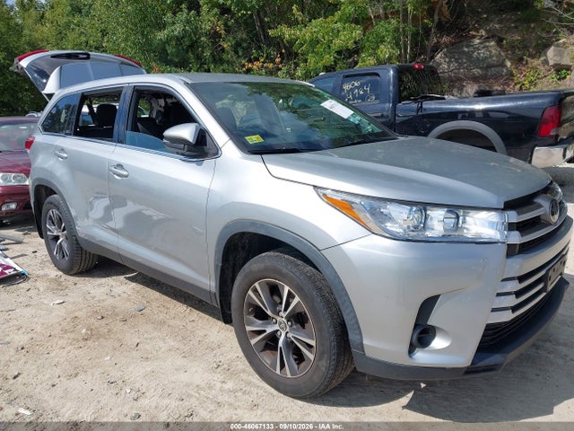 46067133 :رقم المزاد ، 5TDBZRFH3KS745504 vin ، 2019 Toyota Highlander Le مزاد بيع