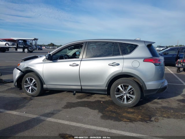 Toyota Rav4 Xle 2018 2T3RFREV0JW825001 Image 17