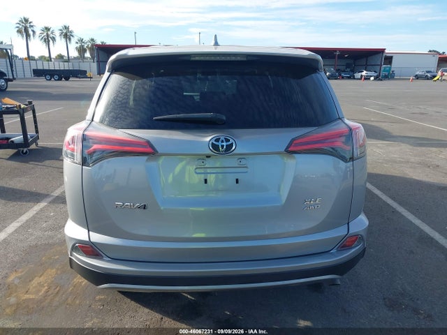 Toyota Rav4 Xle 2018 2T3RFREV0JW825001 Image 19