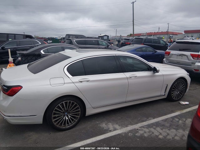 BMW 750i Xdrive 2021 WBA7U2C0XMCG35354 Image 13