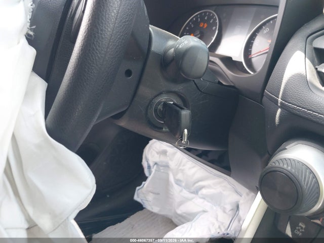 Toyota RAV4 LE 2019 2T3F1RFV3KW070850 Image 11
