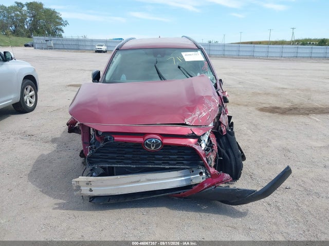 Toyota RAV4 LE 2019 2T3F1RFV3KW070850 Image 13