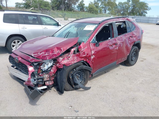 Toyota RAV4 LE 2019 2T3F1RFV3KW070850 Image 2