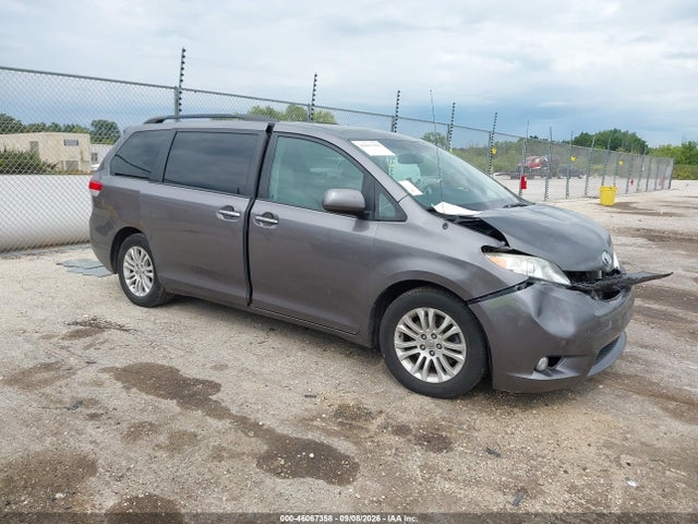 46067358 :رقم المزاد ، 5TDYK3DC3BS104078 vin ، 2011 Toyota Sienna Xle V6 مزاد بيع