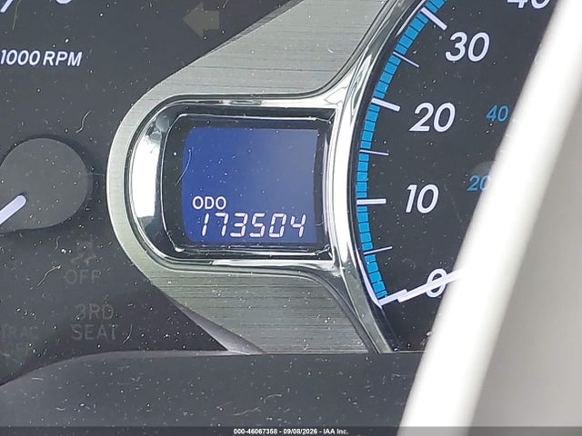 46067358 :رقم المزاد ، 5TDYK3DC3BS104078 vin ، 2011 Toyota Sienna Xle V6 مزاد بيع