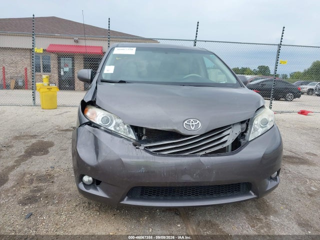 46067358 :رقم المزاد ، 5TDYK3DC3BS104078 vin ، 2011 Toyota Sienna Xle V6 مزاد بيع