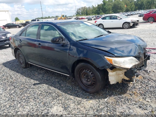 46067518 :رقم المزاد ، 4T1BF1FK2EU409621 vin ، 2014 Toyota Camry Le مزاد بيع