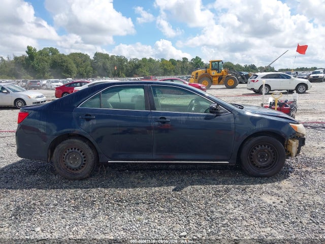 46067518 :رقم المزاد ، 4T1BF1FK2EU409621 vin ، 2014 Toyota Camry Le مزاد بيع