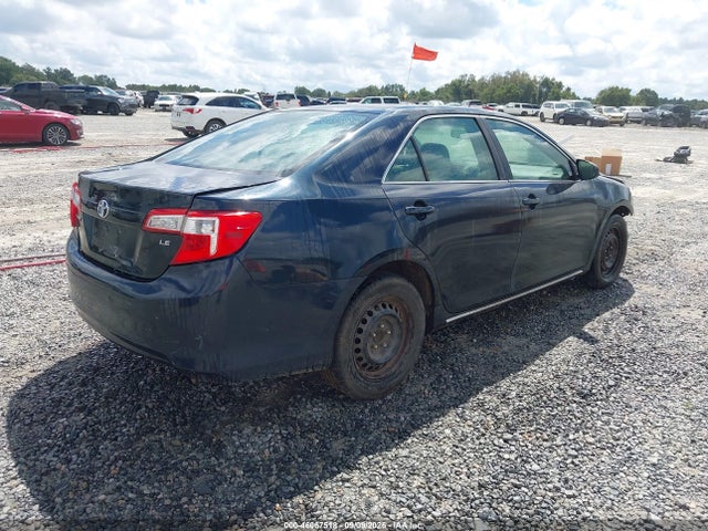 46067518 :رقم المزاد ، 4T1BF1FK2EU409621 vin ، 2014 Toyota Camry Le مزاد بيع