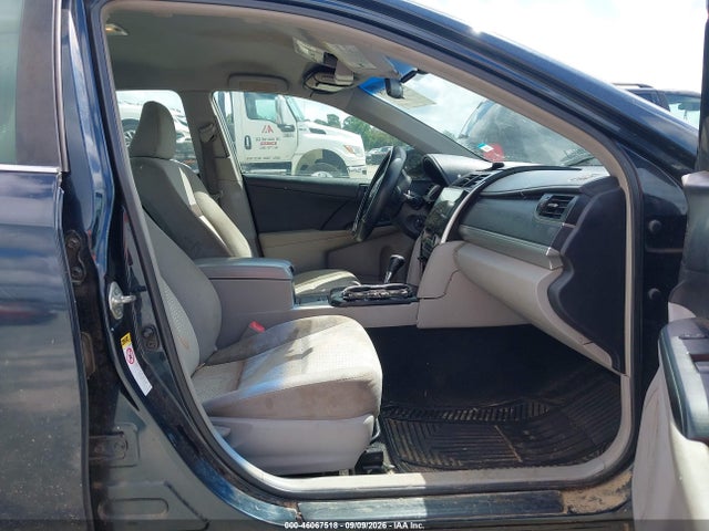 46067518 :رقم المزاد ، 4T1BF1FK2EU409621 vin ، 2014 Toyota Camry Le مزاد بيع