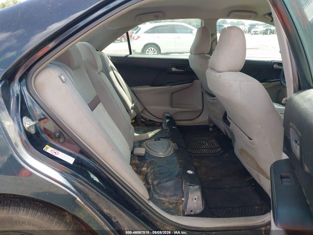 46067518 :رقم المزاد ، 4T1BF1FK2EU409621 vin ، 2014 Toyota Camry Le مزاد بيع