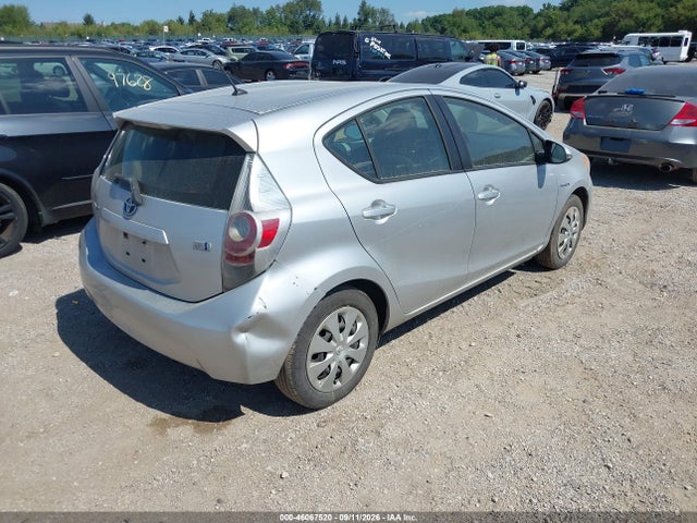 46067520 :رقم المزاد ، JTDKDTB39E1573616 vin ، 2014 Toyota Prius C Two مزاد بيع