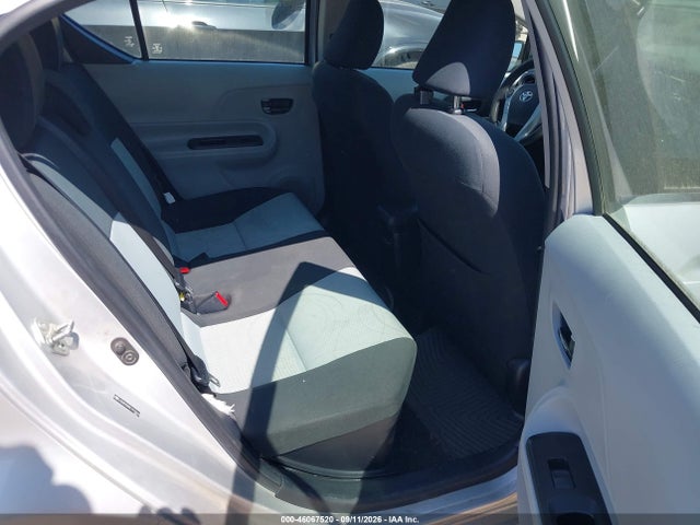 46067520 :رقم المزاد ، JTDKDTB39E1573616 vin ، 2014 Toyota Prius C Two مزاد بيع