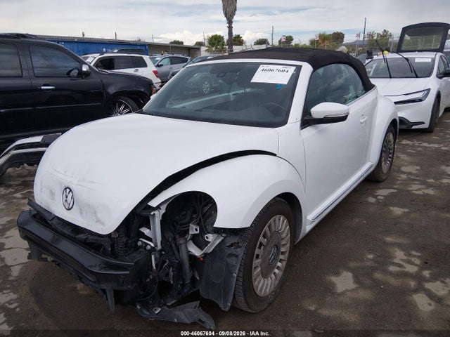 46067604 :رقم المزاد ، 3VW517AT1GM802047 vin ، 2016 Volkswagen Beetle 1.8t Se مزاد بيع