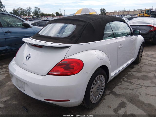 46067604 :رقم المزاد ، 3VW517AT1GM802047 vin ، 2016 Volkswagen Beetle 1.8t Se مزاد بيع