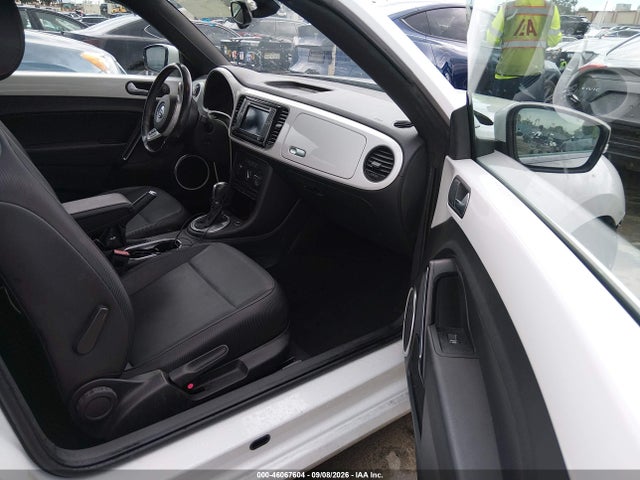46067604 :رقم المزاد ، 3VW517AT1GM802047 vin ، 2016 Volkswagen Beetle 1.8t Se مزاد بيع