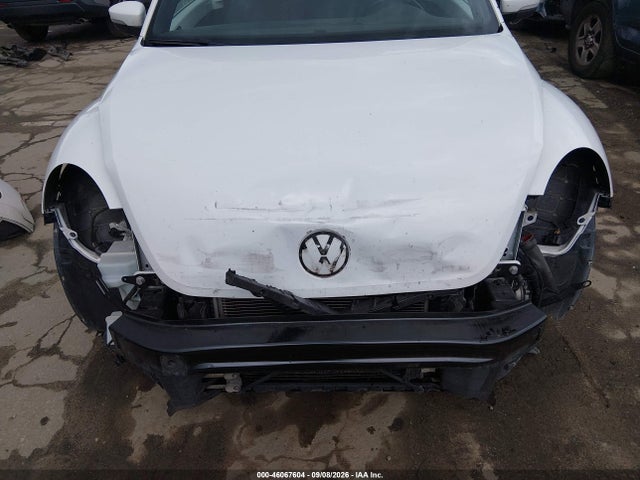 46067604 :رقم المزاد ، 3VW517AT1GM802047 vin ، 2016 Volkswagen Beetle 1.8t Se مزاد بيع