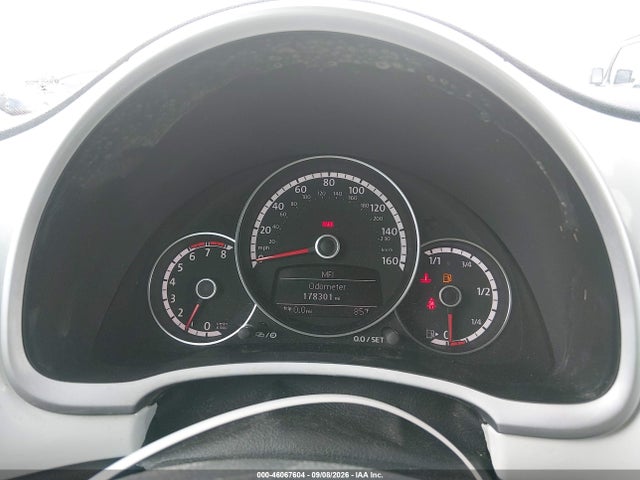 46067604 :رقم المزاد ، 3VW517AT1GM802047 vin ، 2016 Volkswagen Beetle 1.8t Se مزاد بيع