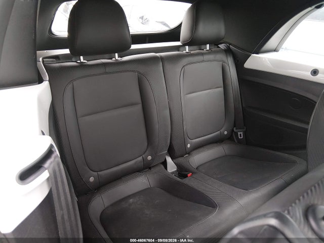 46067604 :رقم المزاد ، 3VW517AT1GM802047 vin ، 2016 Volkswagen Beetle 1.8t Se مزاد بيع