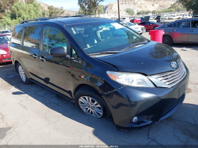 Продаж на аукціоні авто 2016 Toyota Sienna Xle 8 Passenger, vin: 5TDYK3DC5GS695361, номер лоту: 46067635