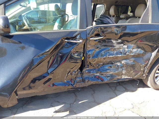 Продажа на аукционе авто 2016 Toyota Sienna Xle 8 Passenger, vin: 5TDYK3DC5GS695361, номер лота: 46067635