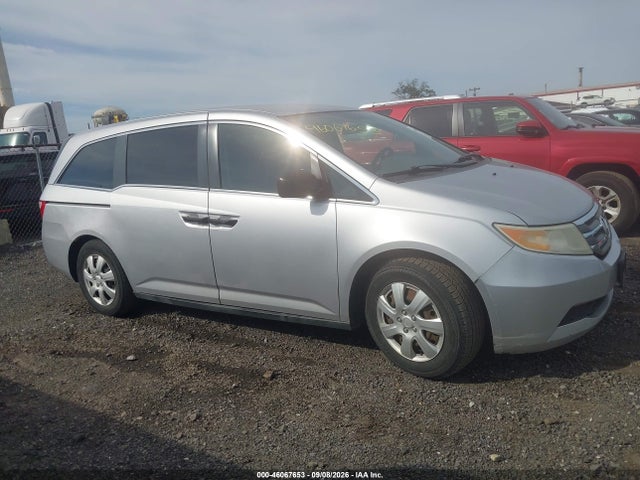 46067653 :رقم المزاد ، 5FNRL5H28DB028850 vin ، 2013 Honda Odyssey Lx مزاد بيع
