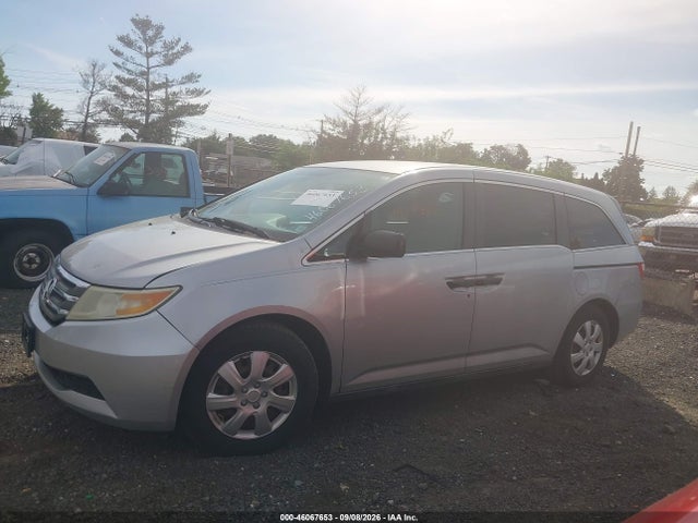 46067653 :رقم المزاد ، 5FNRL5H28DB028850 vin ، 2013 Honda Odyssey Lx مزاد بيع