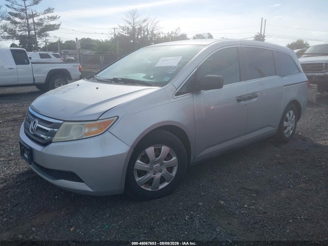 46067653 :رقم المزاد ، 5FNRL5H28DB028850 vin ، 2013 Honda Odyssey Lx مزاد بيع