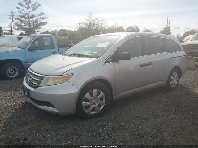 46067653 :رقم المزاد ، 5FNRL5H28DB028850 vin ، 2013 Honda Odyssey Lx مزاد بيع