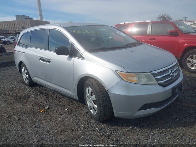 46067653 :رقم المزاد ، 5FNRL5H28DB028850 vin ، 2013 Honda Odyssey Lx مزاد بيع