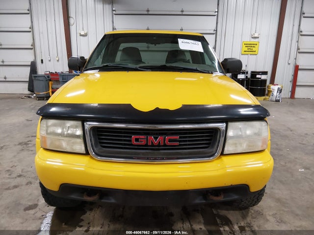 46067662 :رقم المزاد ، 1GTCT19X138191282 vin ، 2003 Gmc Sonoma Sls مزاد بيع