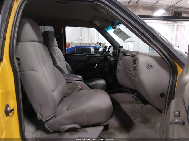 46067662 :رقم المزاد ، 1GTCT19X138191282 vin ، 2003 Gmc Sonoma Sls مزاد بيع
