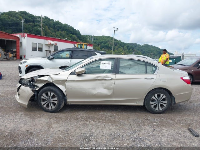 46067707 :رقم المزاد ، 1HGCR2F37FA216657 vin ، 2015 Honda Accord Lx مزاد بيع