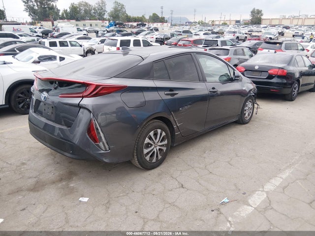 JTDKAMFP1N3198093 Toyota Prius Prime Le