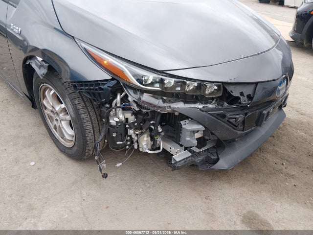 JTDKAMFP1N3198093 Toyota Prius Prime Le