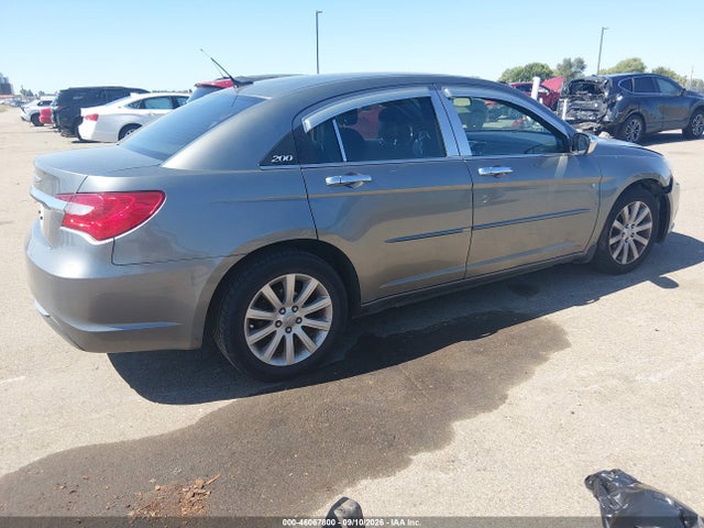 2013 Chrysler 200 Touring მანქანა იყიდება აუქციონზე, vin: 1C3CCBBB6DN588739, აუქციონის ნომერი: 46067800
