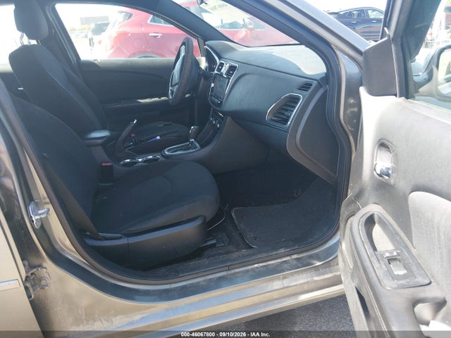 2013 Chrysler 200 Touring მანქანა იყიდება აუქციონზე, vin: 1C3CCBBB6DN588739, აუქციონის ნომერი: 46067800