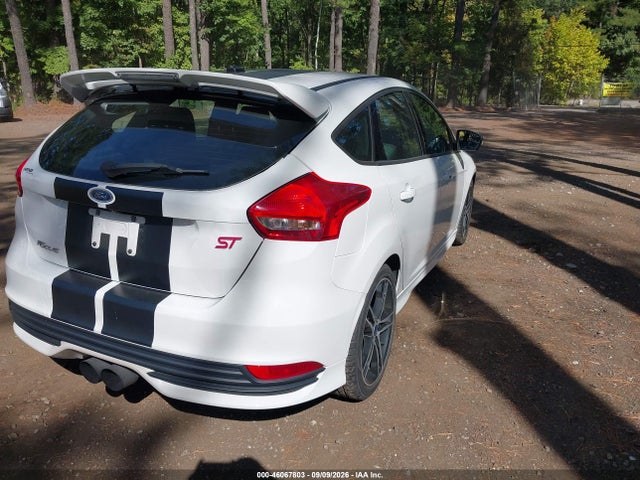 46067803 :رقم المزاد ، 1FADP3L9XGL383369 vin ، 2016 Ford Focus St مزاد بيع