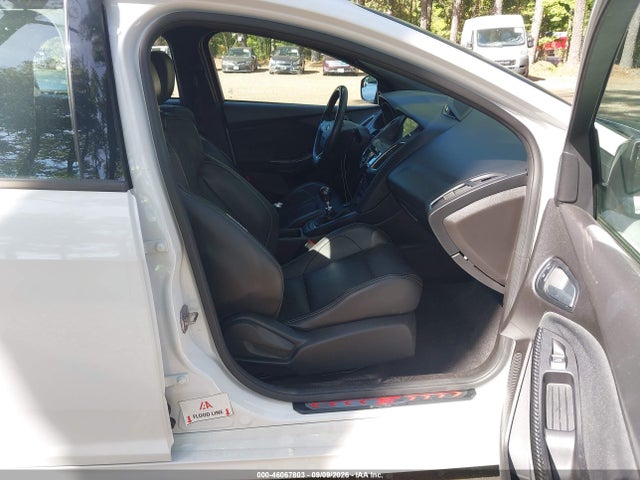 46067803 :رقم المزاد ، 1FADP3L9XGL383369 vin ، 2016 Ford Focus St مزاد بيع