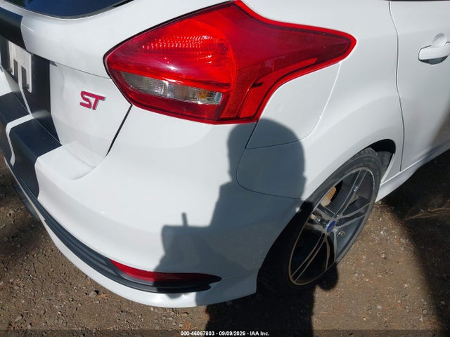 46067803 :رقم المزاد ، 1FADP3L9XGL383369 vin ، 2016 Ford Focus St مزاد بيع