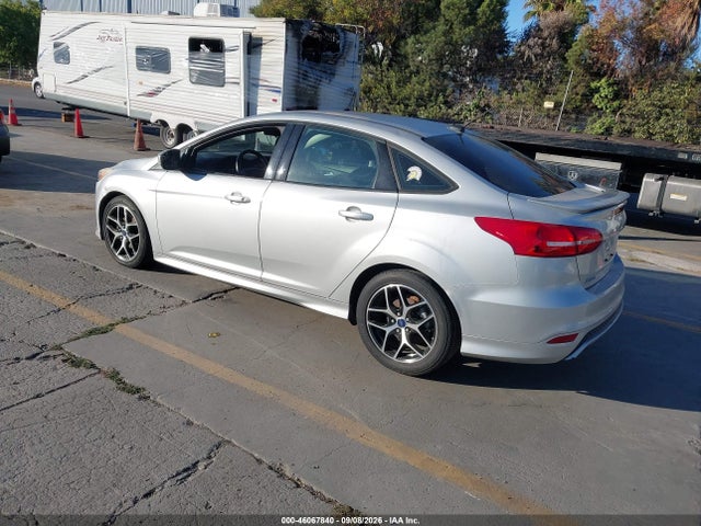 Ford FOCUS SE 2015 1FADP3F26FL249097 Image 3